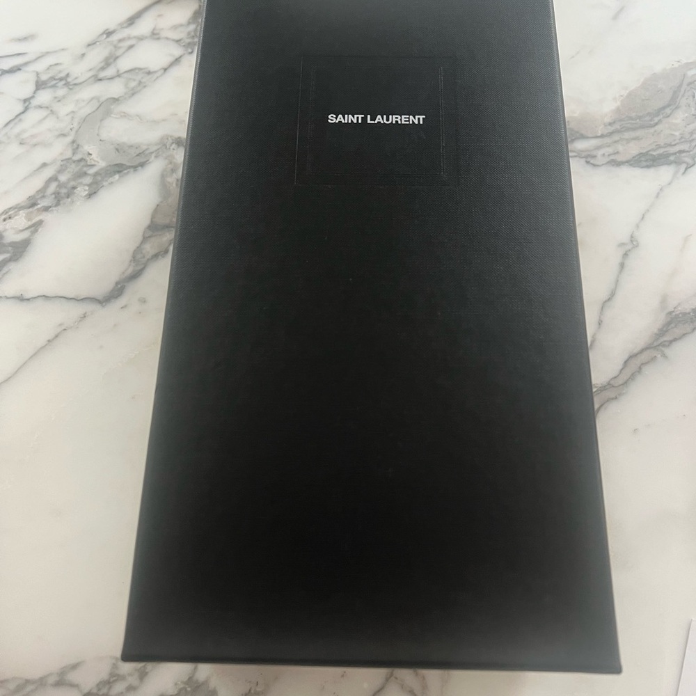 YSL show box in black